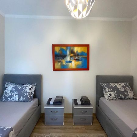 Peak Apartment Modern Durres City Centre #2 Экстерьер фото